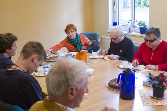 Bibelkreis in gem&uuml;tlicher Runde